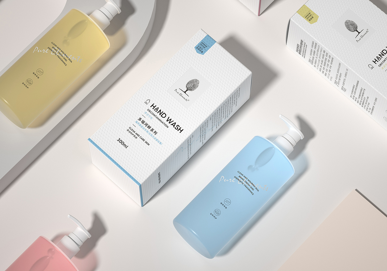 产品设计了三种独特的清香,让你hold住职场、守卫家庭。当回到家里的爱人触及你细腻的手,闻到舒心的清香,身体不自觉间朝你靠近。这清香淡雅的味道,替代了香水的浓郁,让人未到,味先行,无需刻意搭配,便可被吸引。维持家人与自己的健康卫生你需要拥有一款属于你们的洗手液了。