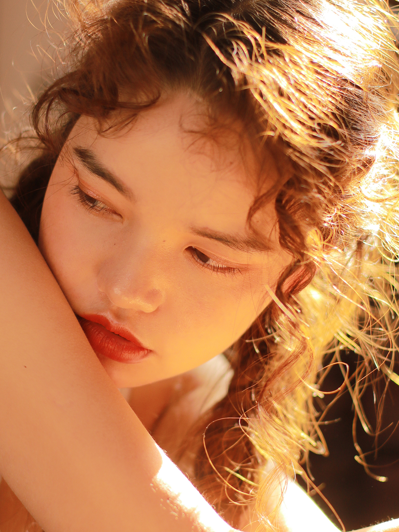 光下少女（图ZMjQ5MDMxMzk2） - 人像摄影 - 站酷设计师摄影师徐弯弯原创素材 - 站酷ZCOOL