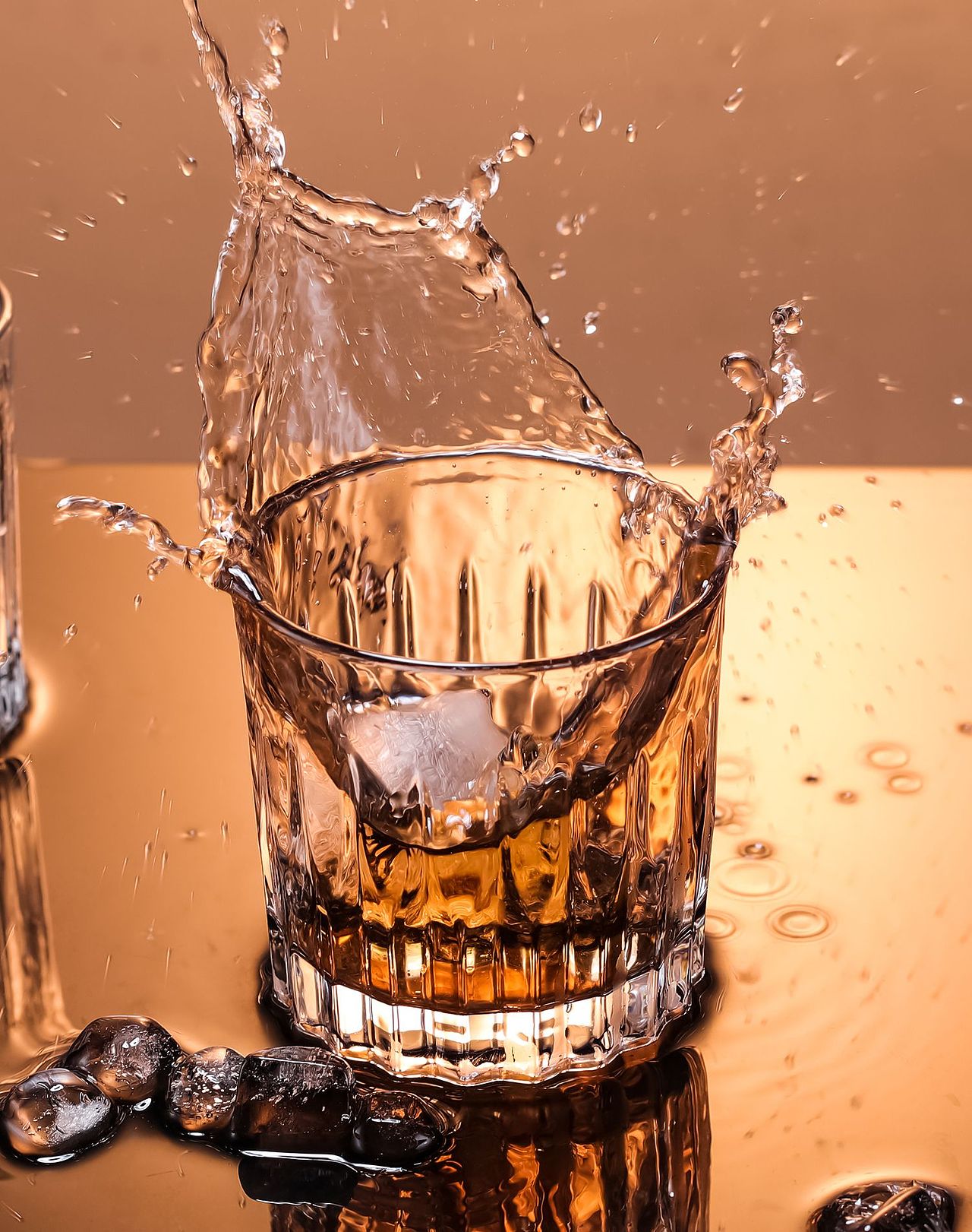 威士忌酒杯拍摄