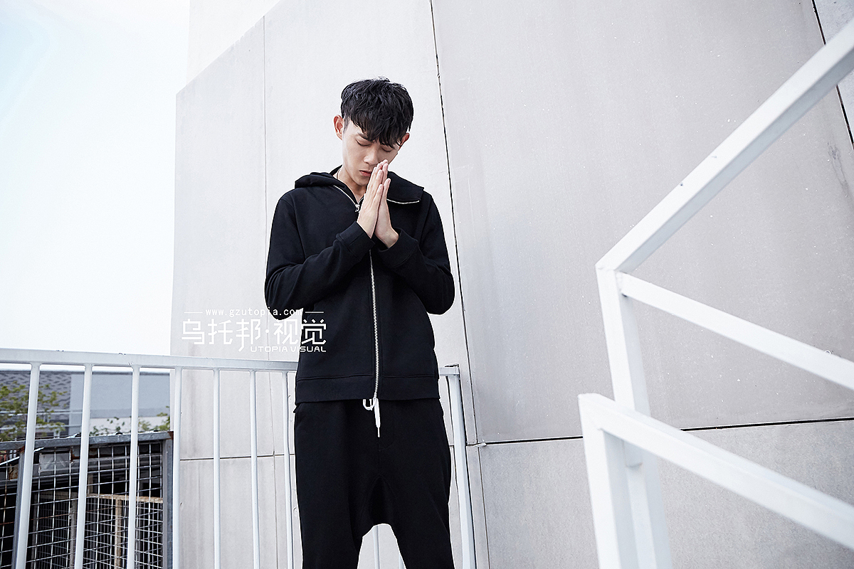 潮牌男装拍摄 黑白调（图ZMTI2ODI3MDUy） - 时尚/艺术摄影 - 站酷设计师乌托邦视觉原创素材 - 站酷ZCOOL
