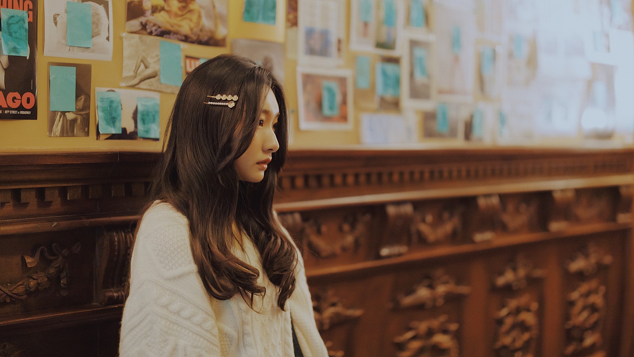 喜欢神游的小姐姐