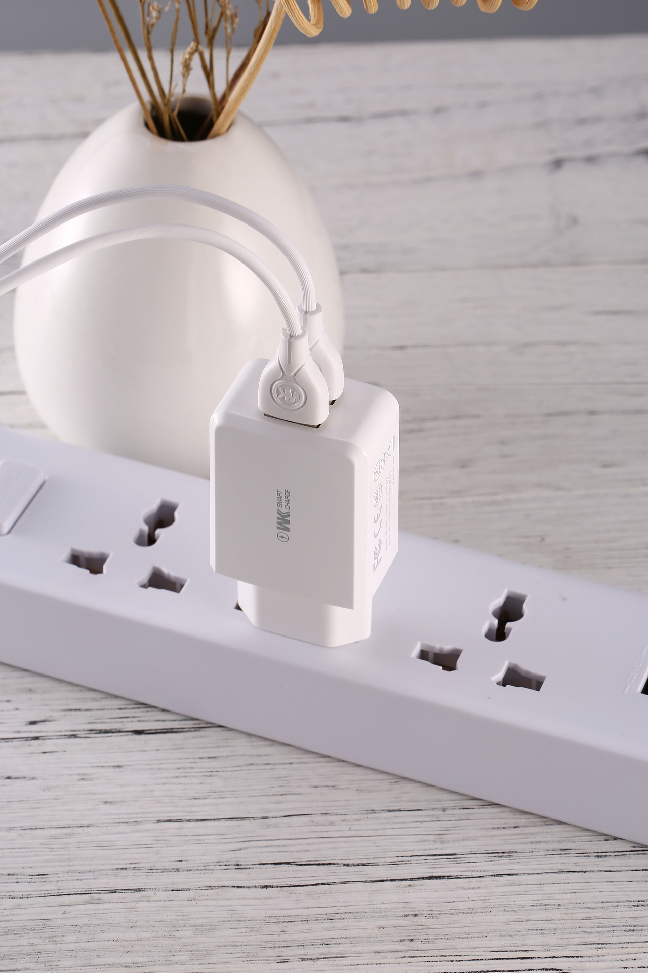 手机充头 快充 手机充电器（图ZMTQzMDU5MzYw） - 产品摄影 - 站酷设计师在荒蛮的路上流浪原创素材 - 站酷ZCOOL