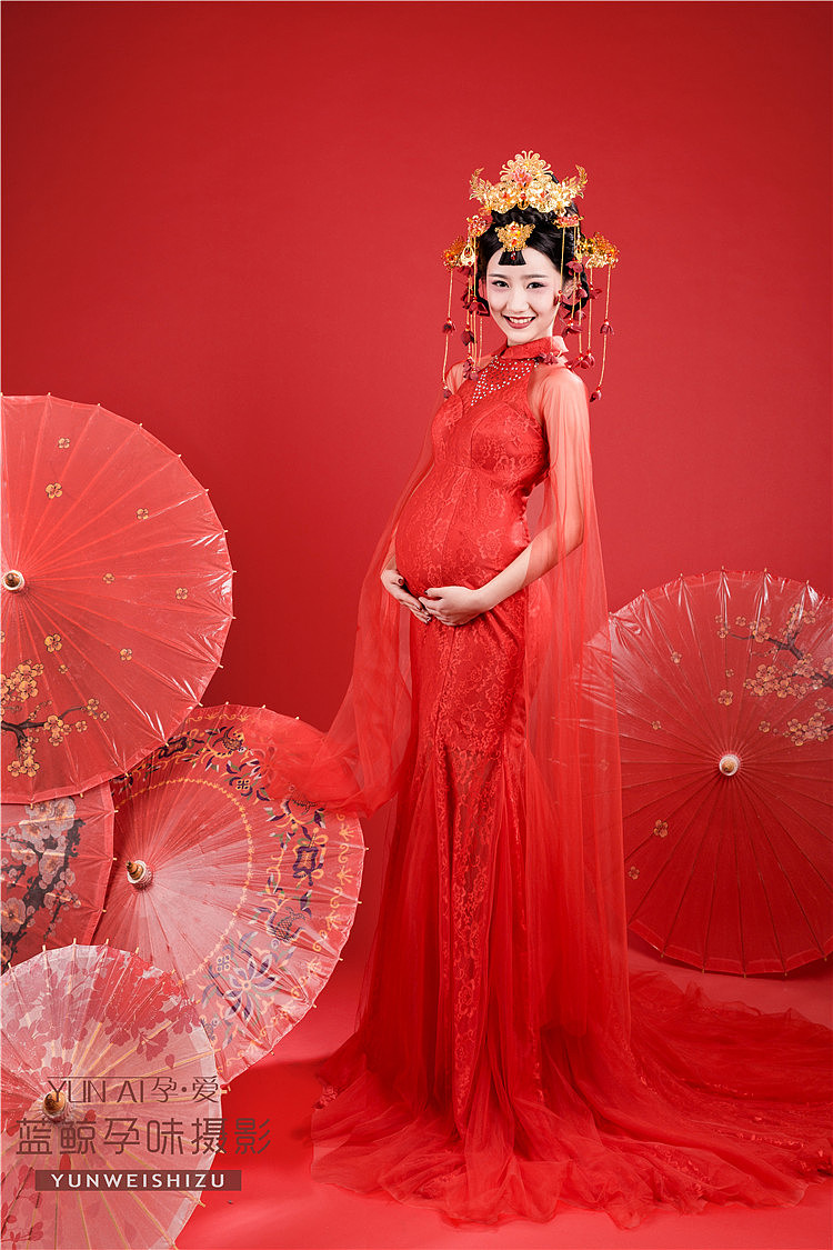 中国风的孕妇照是很多人喜欢的风格,大气又贵气.