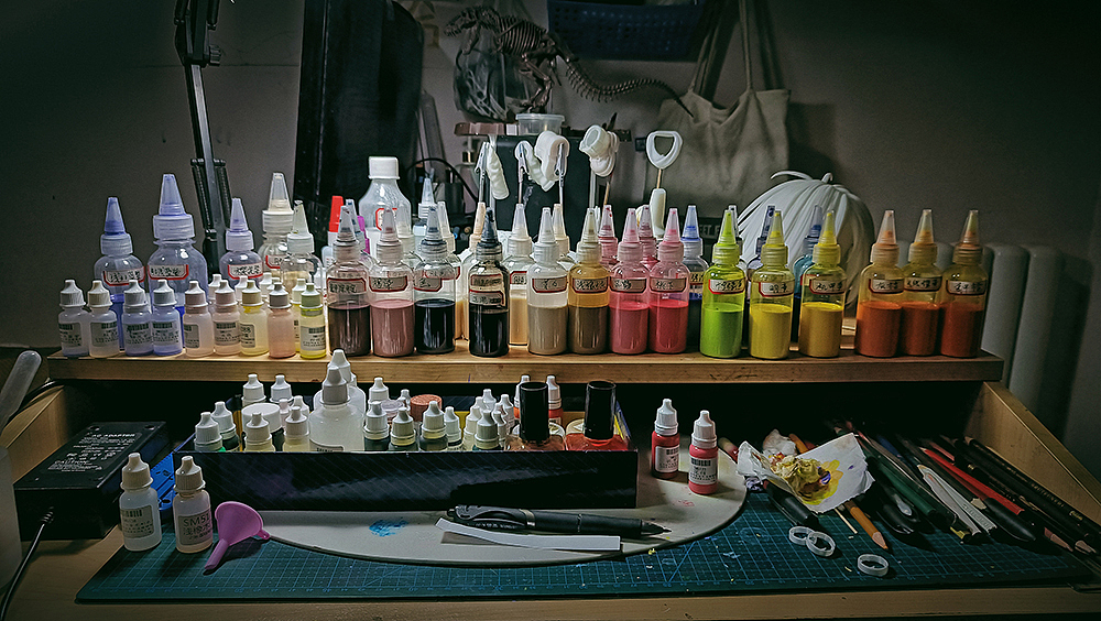 调好一大堆的喷漆，这里用的都是水性漆