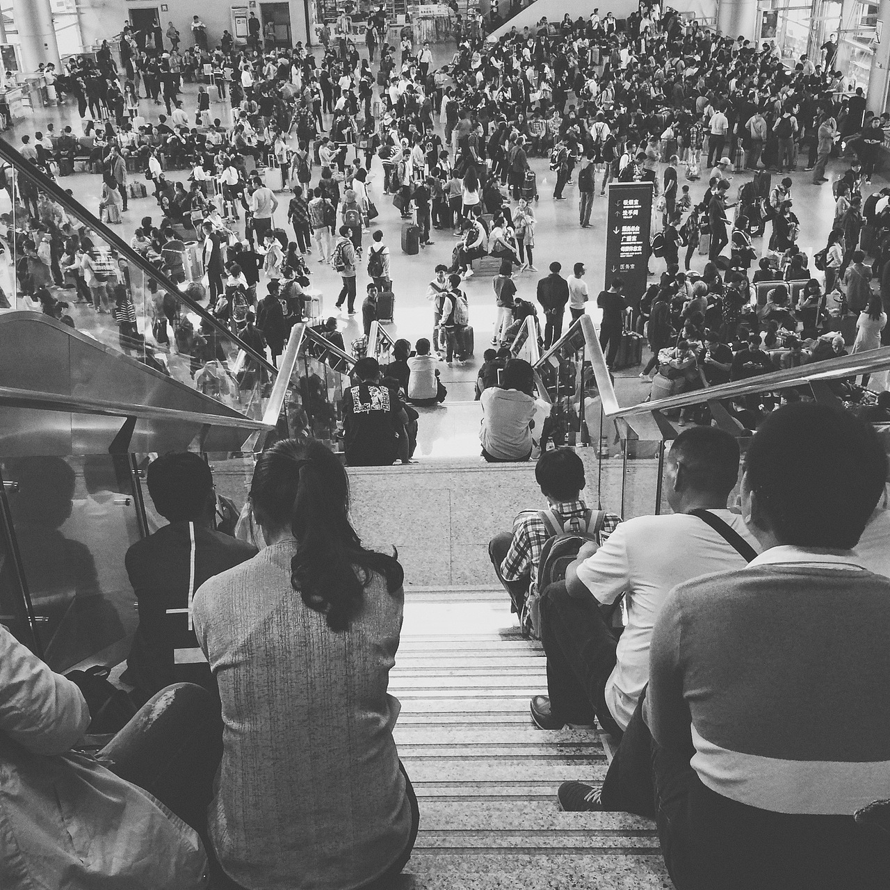 当手机成了我们唯一的玩伴（图ZNDc3NTI5MDA=） - 人文/纪实摄影 - 站酷设计师OldWhale原创素材 - 站酷ZCOOL