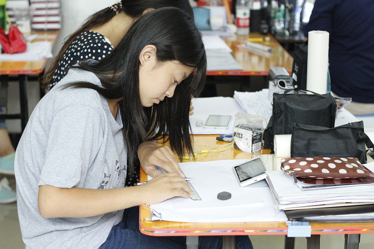 晋绘手绘暑假班学生照片（图ZNjYxMzQ5MDQ=） - 人像摄影 - 站酷设计师晋绘手绘原创素材 - 站酷ZCOOL