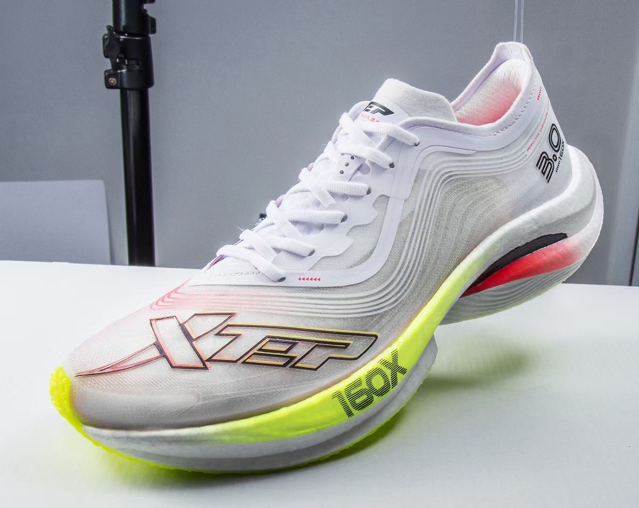 特步160x3.0跑鞋&城市系列kv