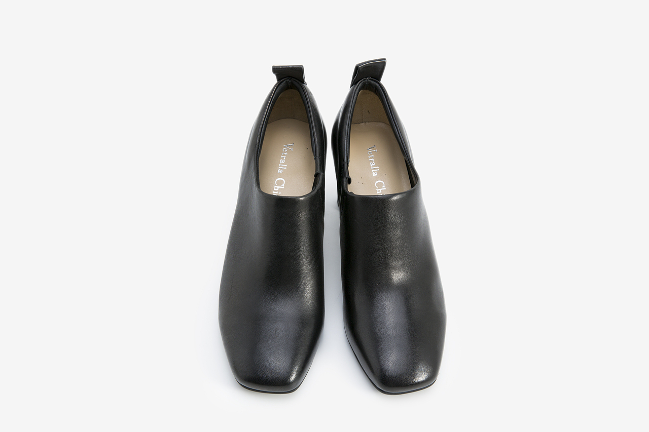 黑白圆跟方头皮鞋