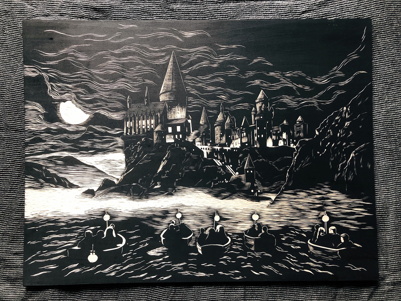 手工雕刻哈利波特霍格沃茨黑白木板画