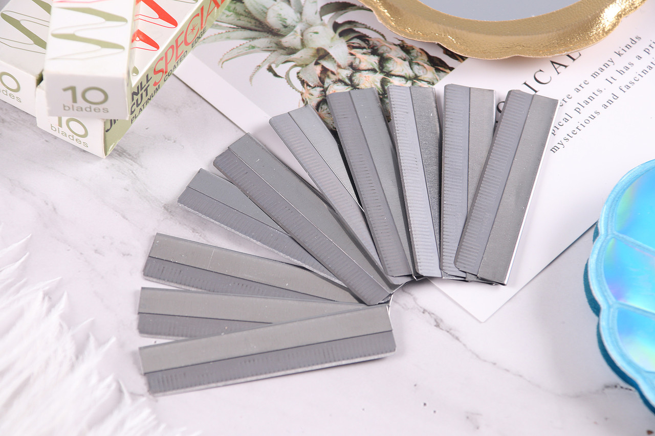 B01彩妆\C99-其他\V01不锈钢修眉刀