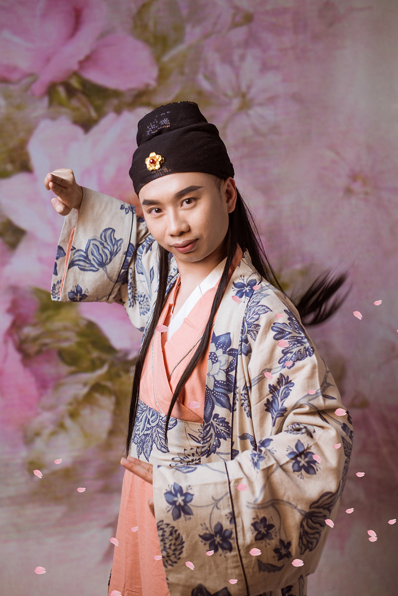 杨大侠(HeroYang):行侠之道,恰如前行的引擎、照明的火炬,竟自将无数心怀侠义情怀也执意行侠者,连成了庞大的一群。