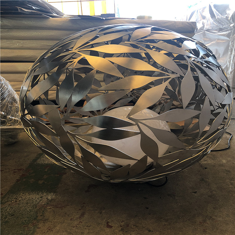 不锈钢镂空球雕塑摆件 树叶造型更加别致