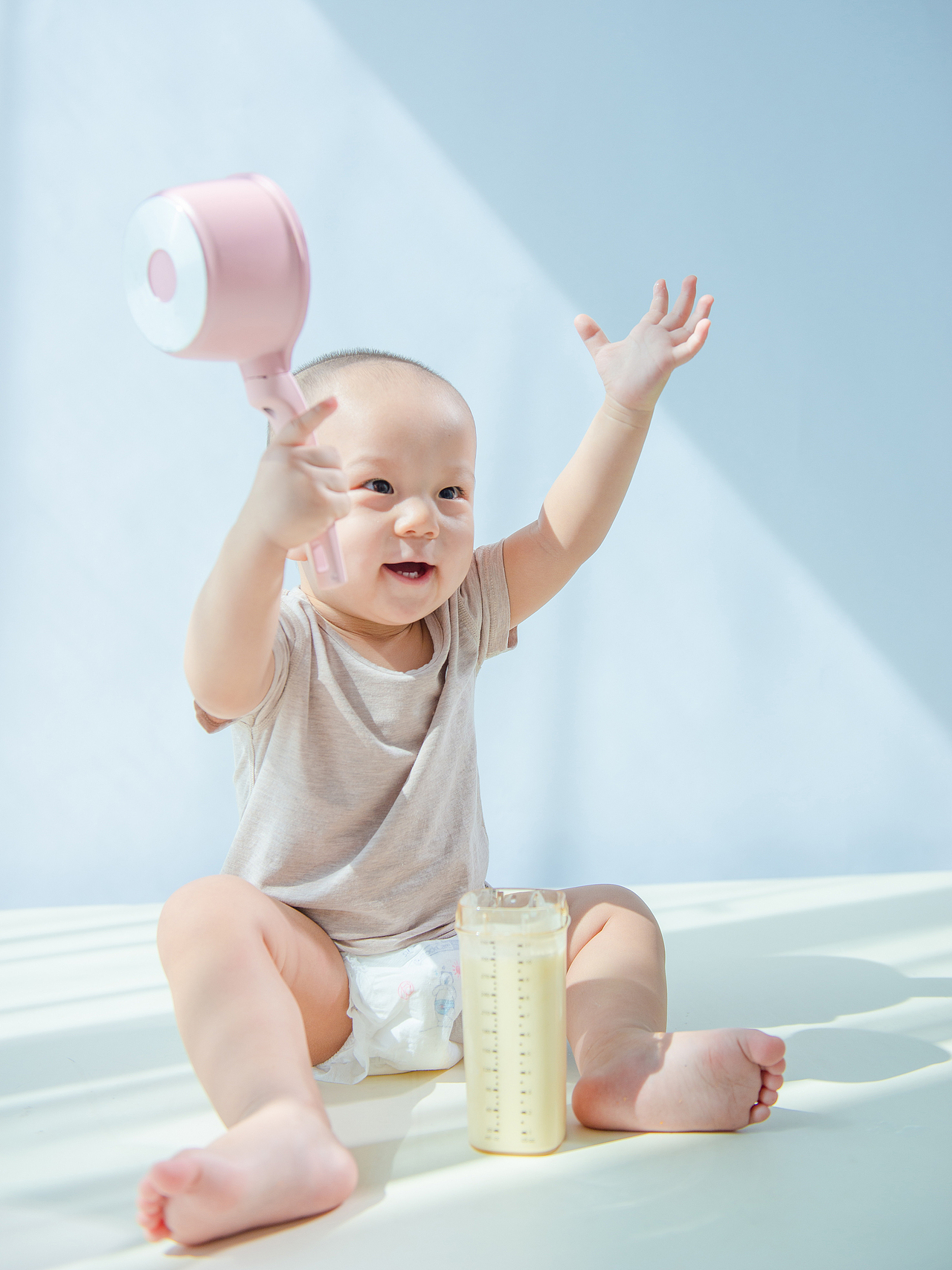 【小牛爱喝酸奶】