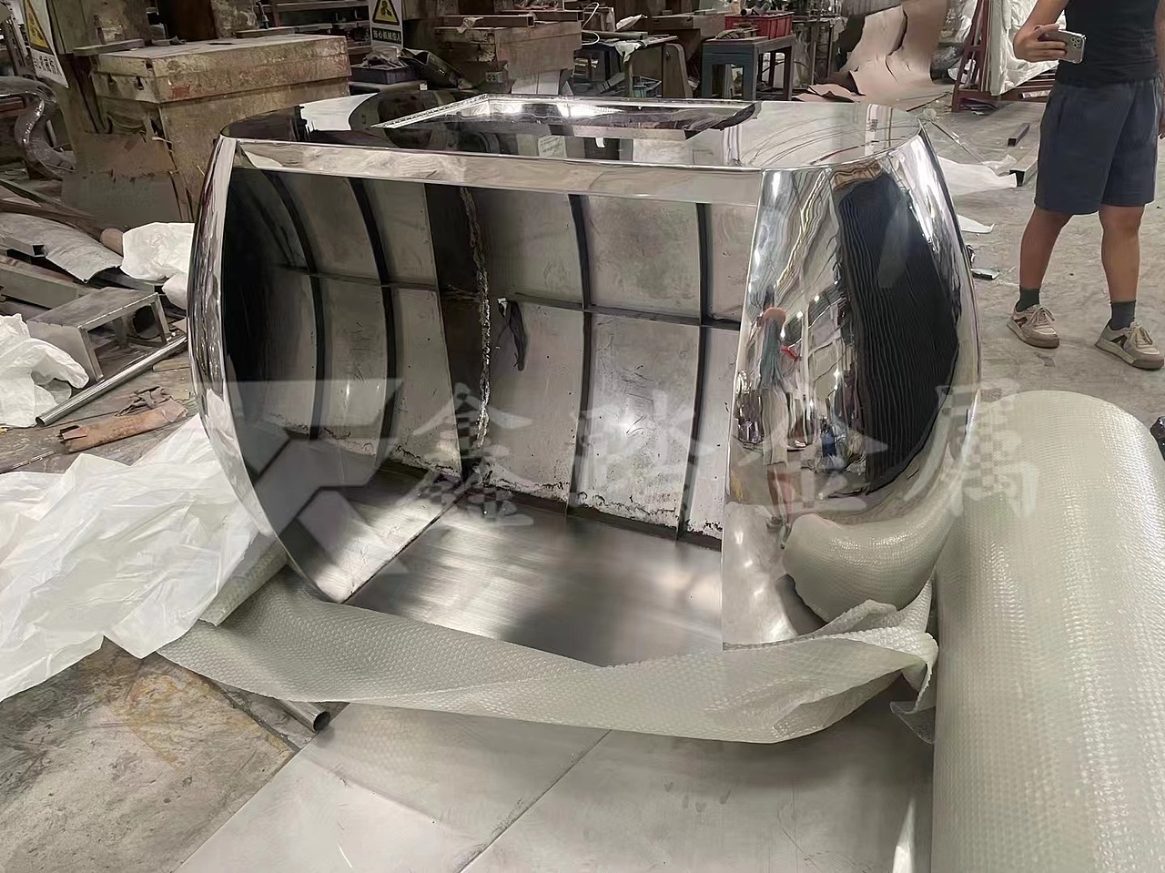 亮面不锈钢吧台 曲面弧形镜面不锈钢服务台 定制水吧台