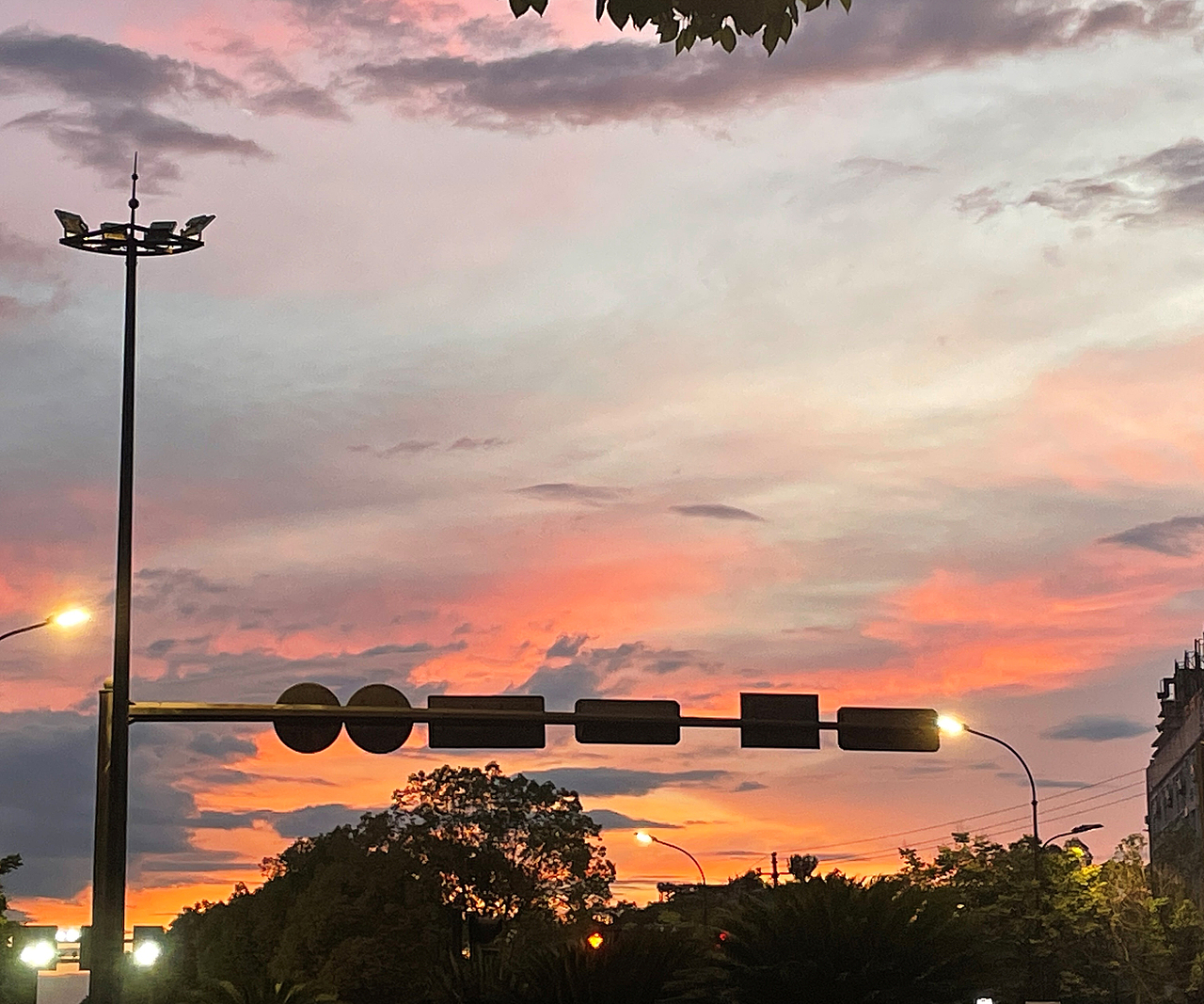 秋天的晚霞（圖ZMzE0MzUwNTQ0） - 環(huán)境/建筑攝影 - 站酷設計師合成二弟原創(chuàng)素材 - 站酷ZCOOL