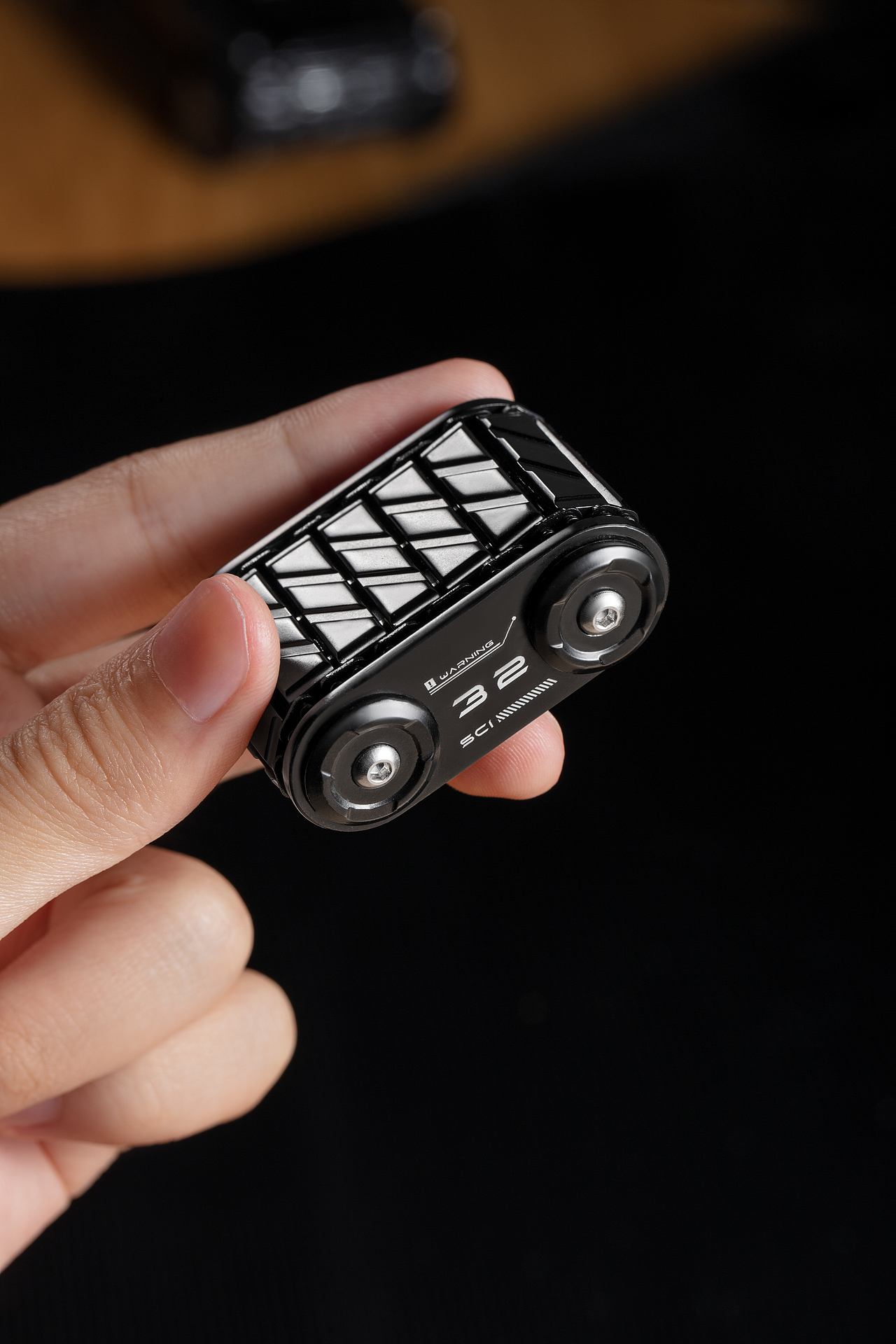 产品摄影 |地心科技✖ 一方摄影 拇指玩具手持烟灰仓（图ZMzUzNjg5NjA4） - 产品摄影 - 站酷设计师深圳一方摄影原创素材 - 站酷ZCOOL