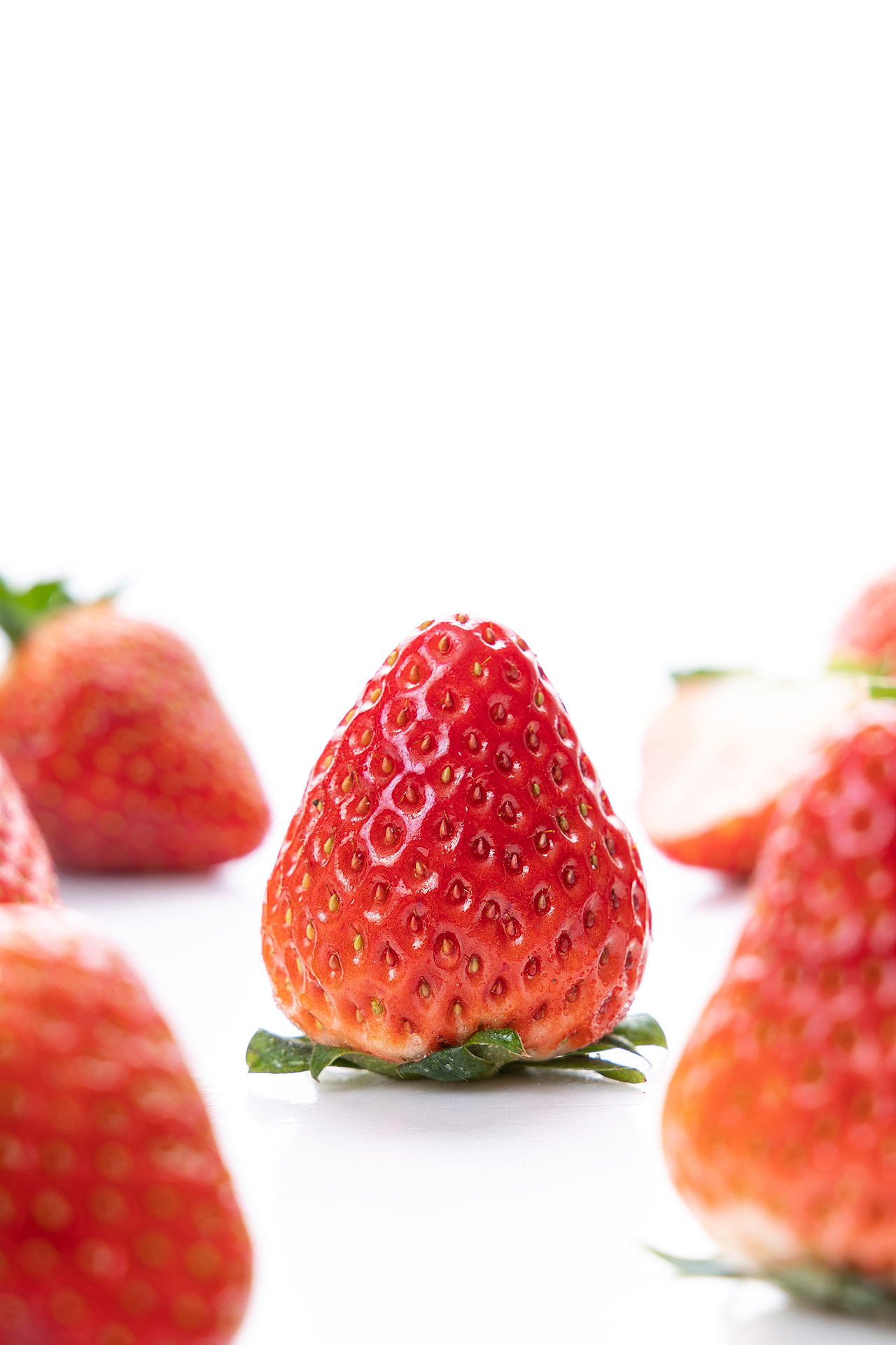 吃不起系列--丹东红颜草莓（图ZMzU0OTg2NTIw） - 美食摄影 - 站酷设计师白子梁原创素材 - 站酷ZCOOL