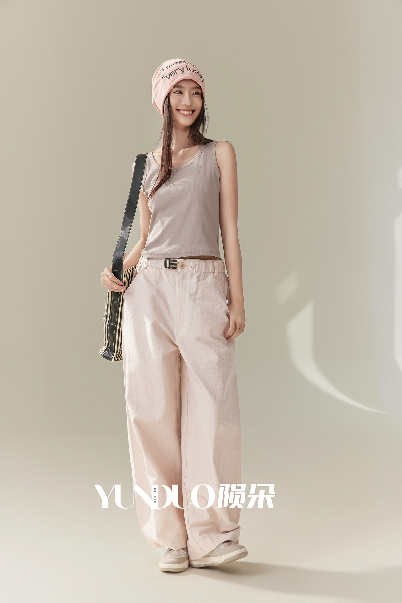 丝诺背心拍摄 时尚背心拍摄 舒适背心拍摄