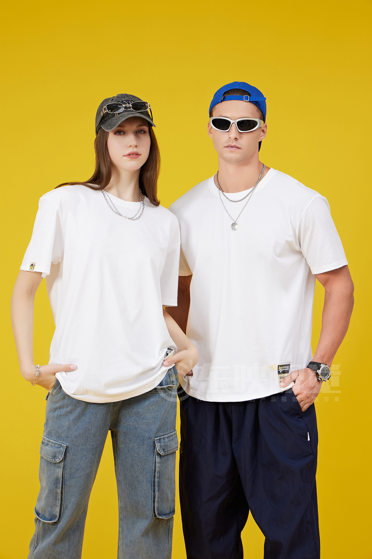 东映视觉-情侣T恤（图ZMzU0MzEyMzIw） - 产品摄影 - 站酷设计师东映视觉原创素材 - 站酷ZCOOL