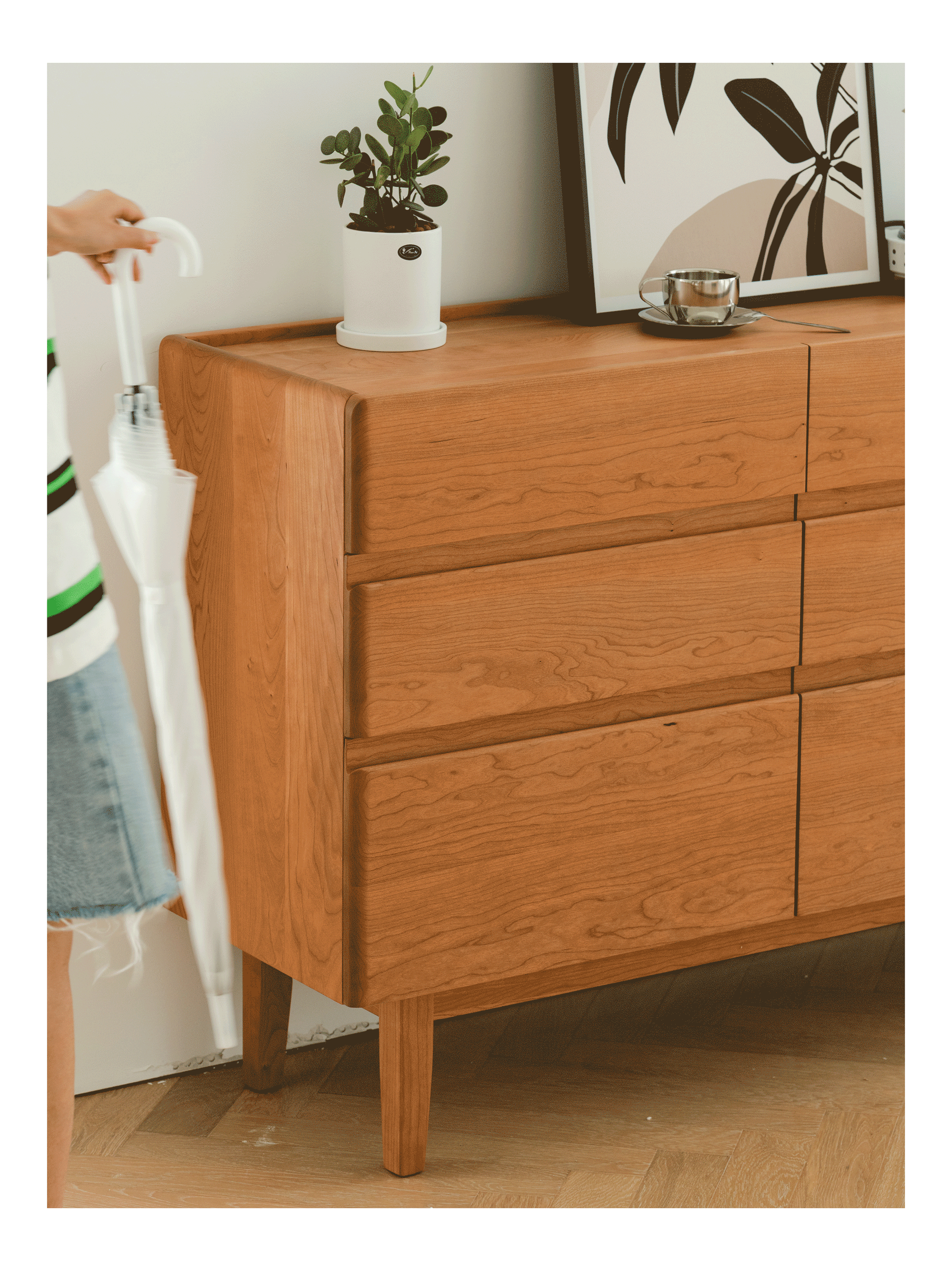 YunJu Chest Of Drawers