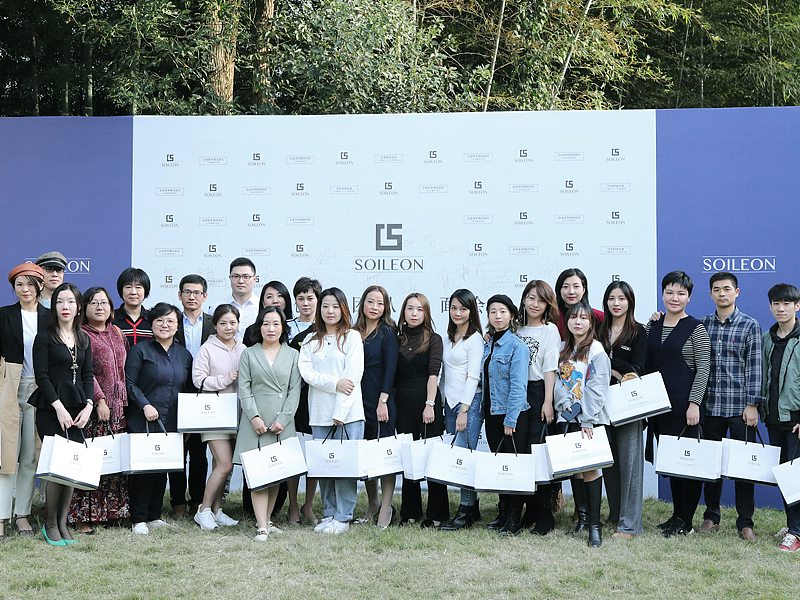 美妆高定全案-社群首创护肤品高端定制品牌（图ZMzE5MjEyNTA4） - 商业空间设计 - 站酷设计师zongweiplus原创素材 - 站酷ZCOOL