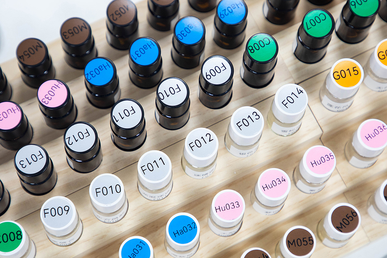 香水拍攝 場景攝影 自調(diào)香水 產(chǎn)品拍照 靜物攝影 環(huán)境（圖ZMzMwNzk0OTE2） - 環(huán)境/建筑攝影 - 站酷設(shè)計(jì)師伍壹柒攝影工作室原創(chuàng)素材 - 站酷ZCOOL