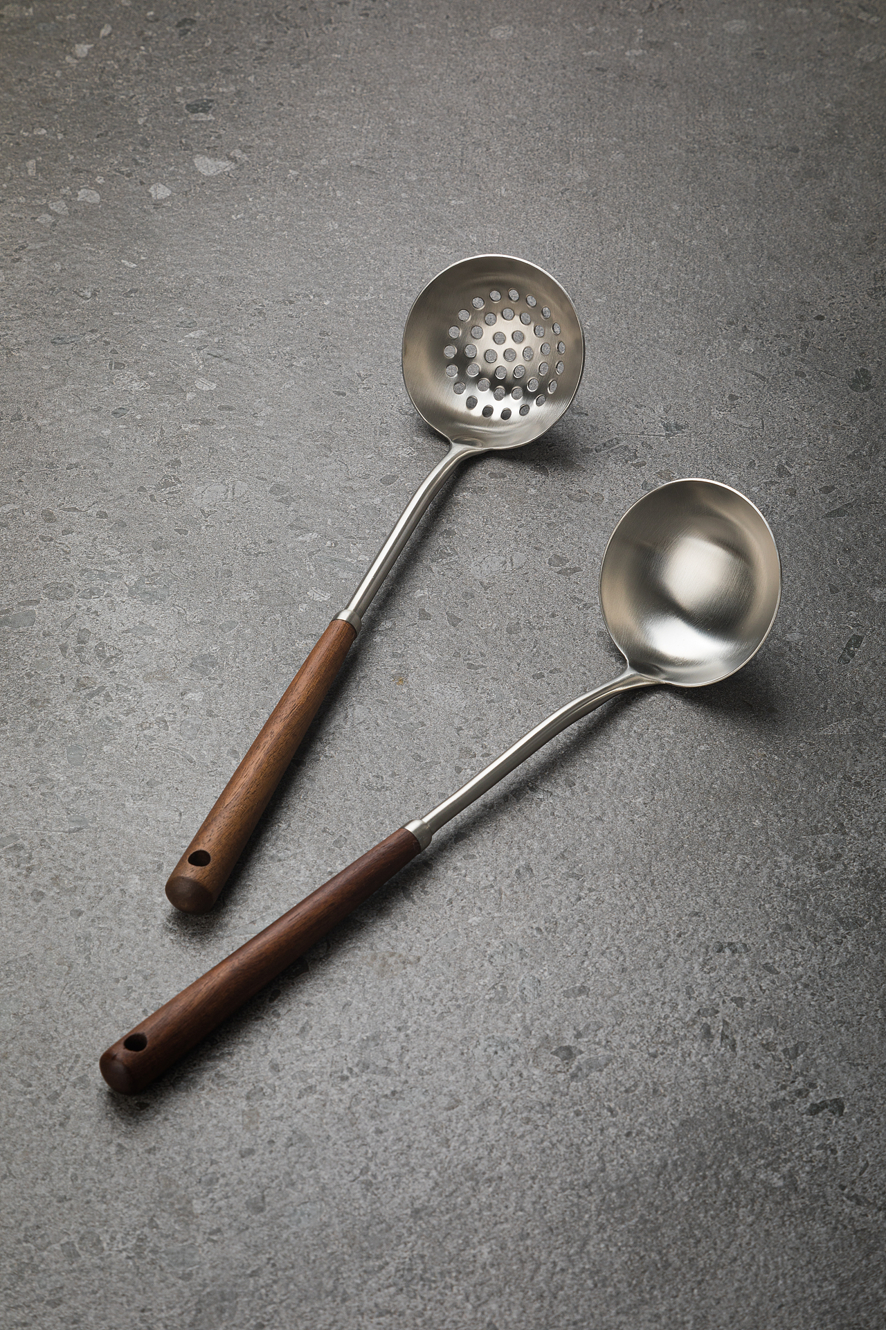 《爱疯了》| 厨具套装 | 不锈钢锅铲 | 汤勺 | 漏勺（图ZMzUwNjAzMzE2） - 产品摄影 - 站酷设计师一毛拍美器原创素材 - 站酷ZCOOL