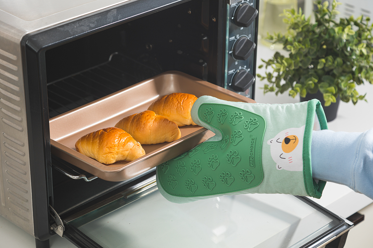 《Young For You》| 硅胶隔热手套 | 烘焙