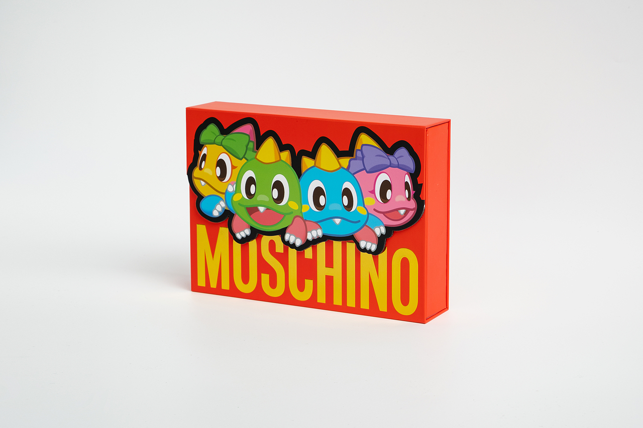 Moschino 2024 小众轻奢（图ZMzU4NzkzOTI4） - 产品摄影 - 站酷设计师摄影师大林原创素材 - 站酷ZCOOL