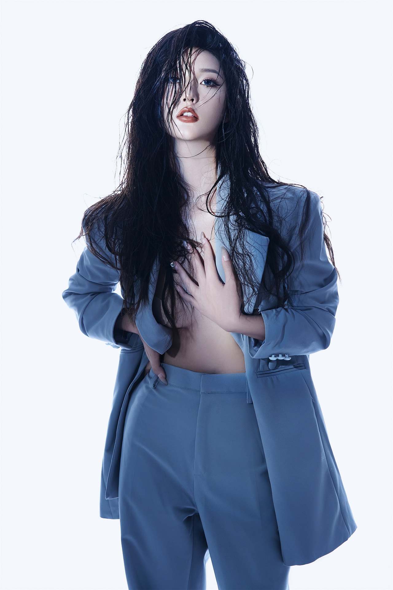 酷飒大女王🖤 职场人必拍肖像照🎶气质拿捏（图ZMzUyOTExOTgw） - 时尚/艺术摄影 - 站酷设计师遇见YUJIAN原创素材 - 站酷ZCOOL