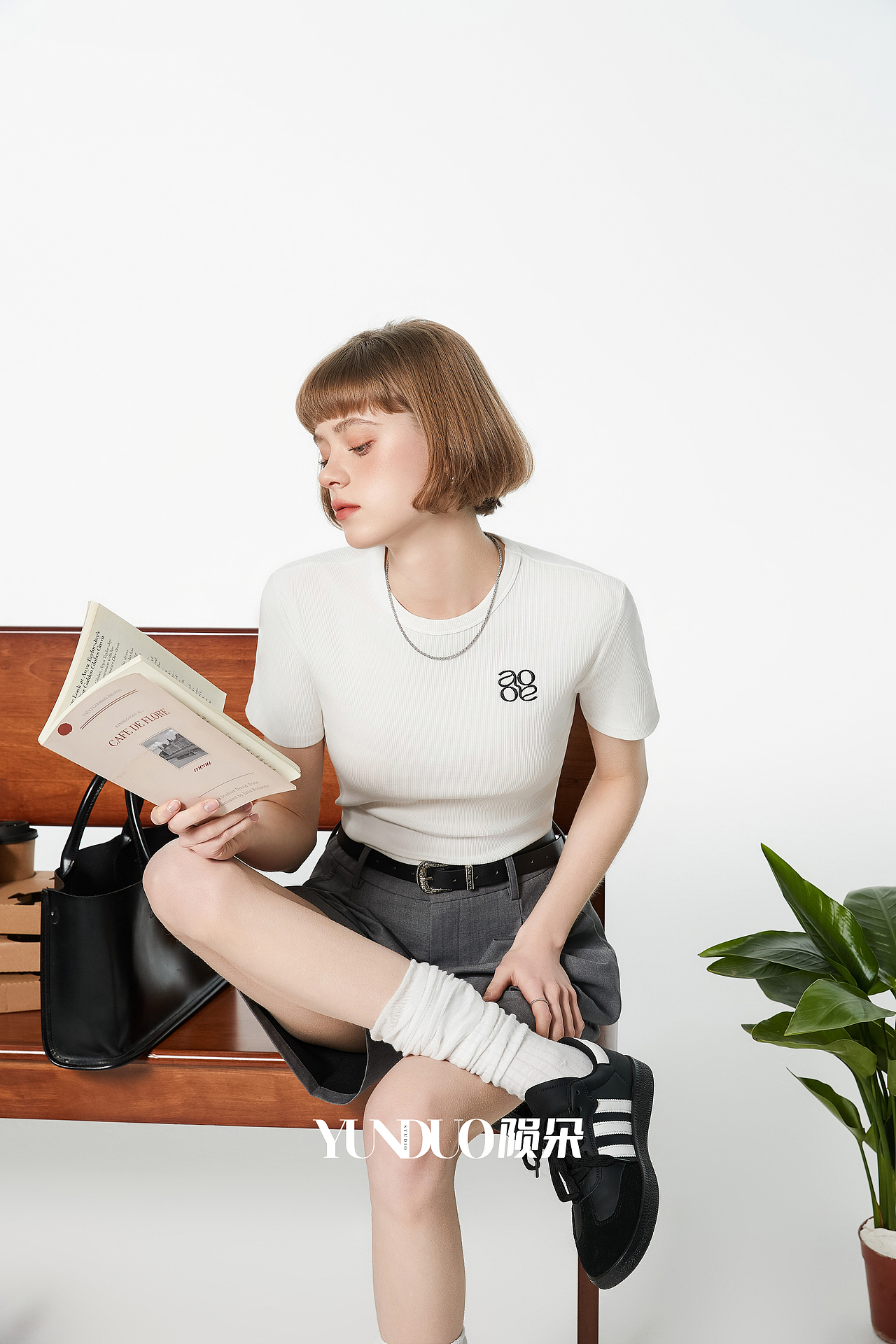 梦泉针织背心拍摄 简约背心拍摄 春夏背心拍摄