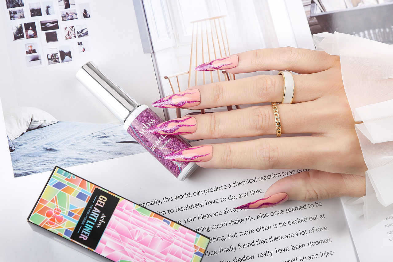 甲油胶/拉线胶 手摸拍摄2（图ZMzE3MzgxNTQ4） - 产品摄影 - 站酷设计师Ken_一迅原创素材 - 站酷ZCOOL