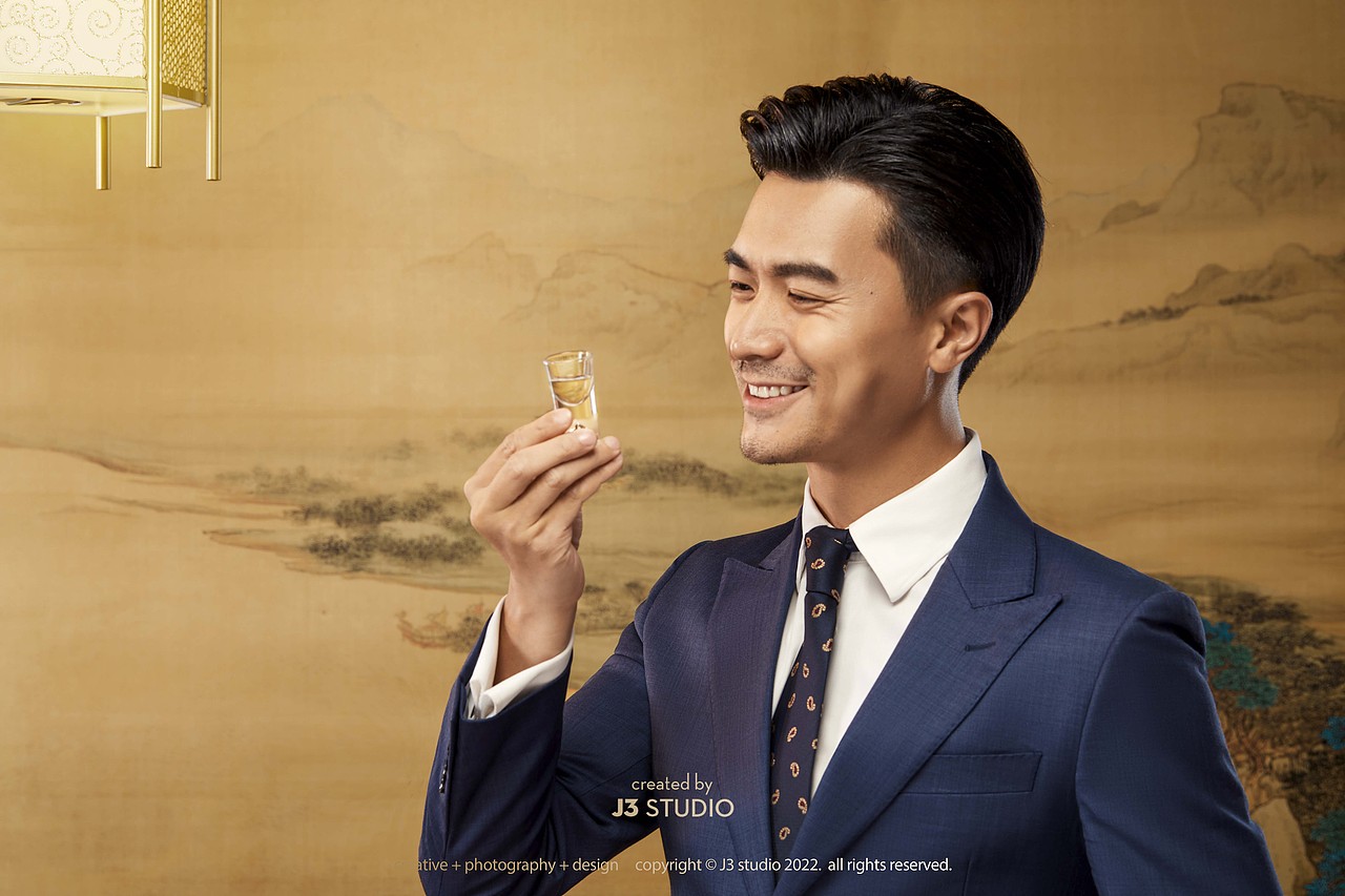 谷小酒白酒人像/静物（图ZMzA3ODA4ODM2） - 人像摄影 - 站酷设计师大力水手拍照片儿原创素材 - 站酷ZCOOL