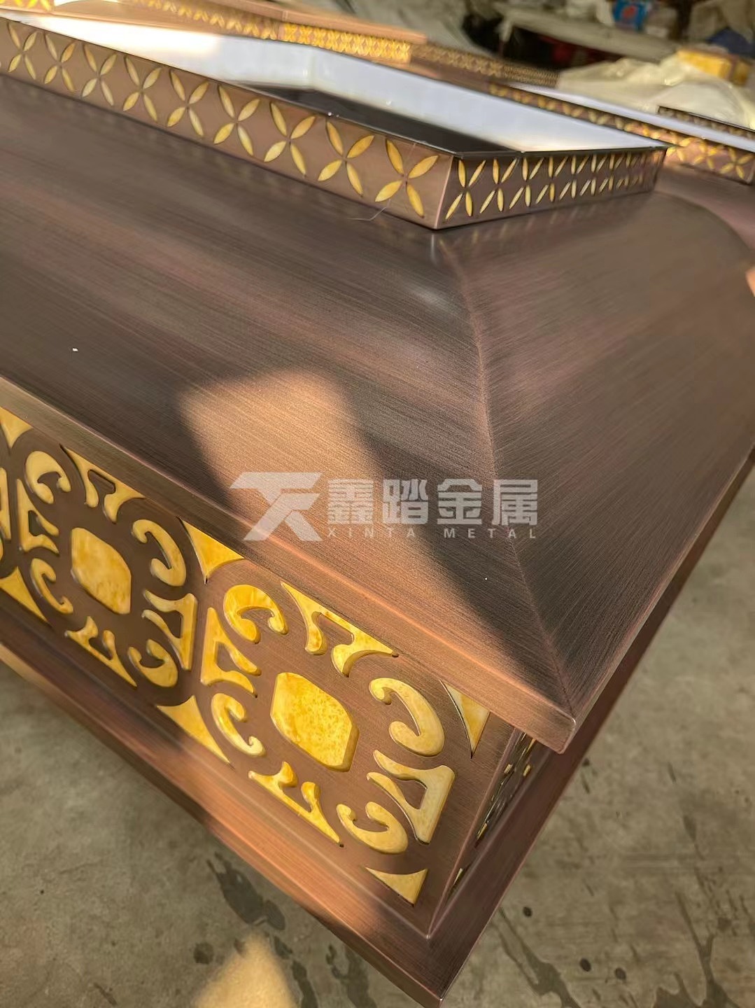 售楼部不锈钢灯箱、发光不锈钢灯罩金属立体设计