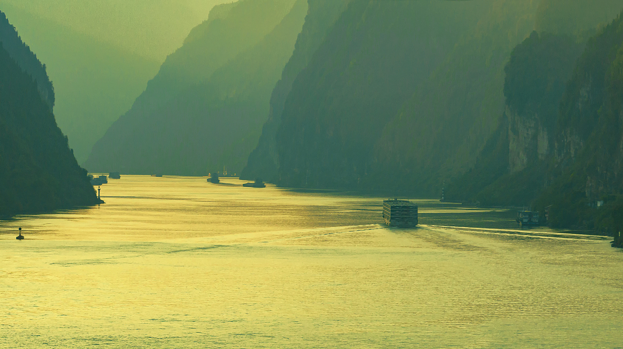 长江三峡西陵峡口三游洞秋意正浓