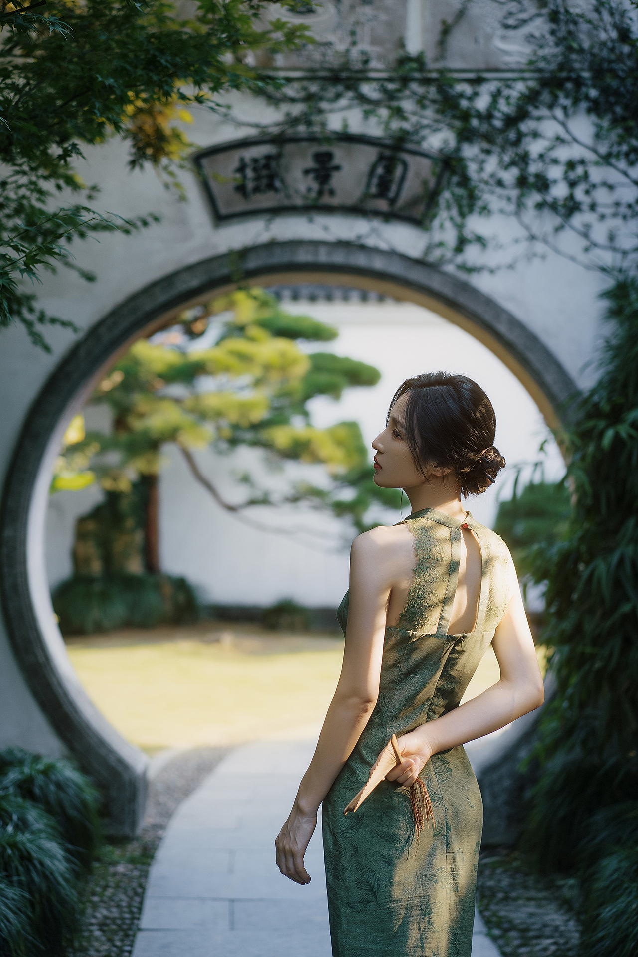 旗袍丨园林丨国风丨新中式（图ZMzE3NDM4ODAw） - 人像摄影 - 站酷设计师晓驷原创素材 - 站酷ZCOOL