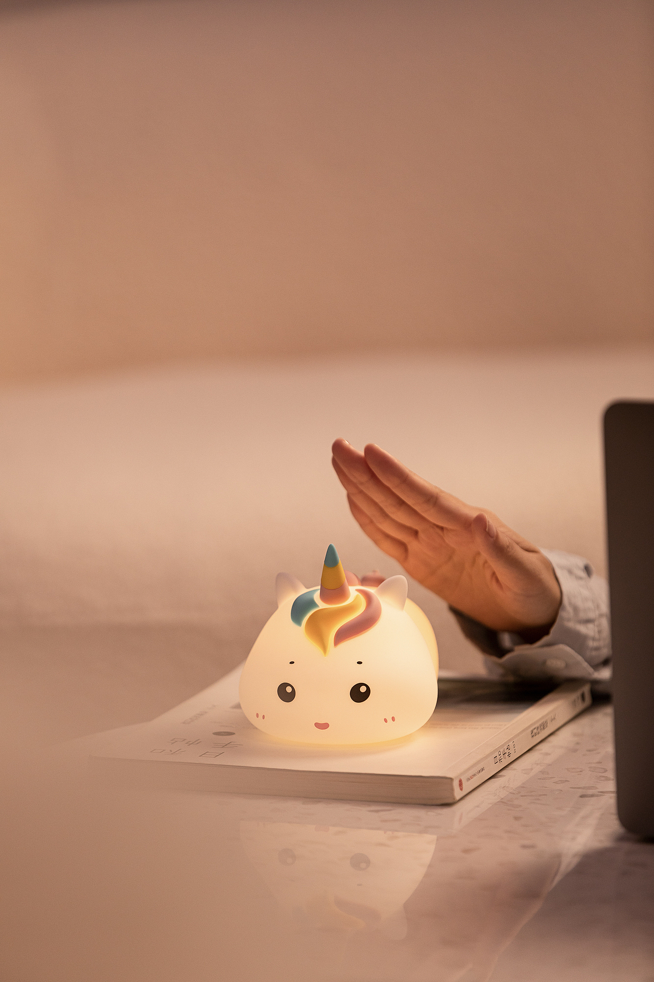 品牌案例丨迈越拍拍灯（图ZMzQ2NTcyNjky） - 产品摄影 - 站酷设计师白底图原创素材 - 站酷ZCOOL