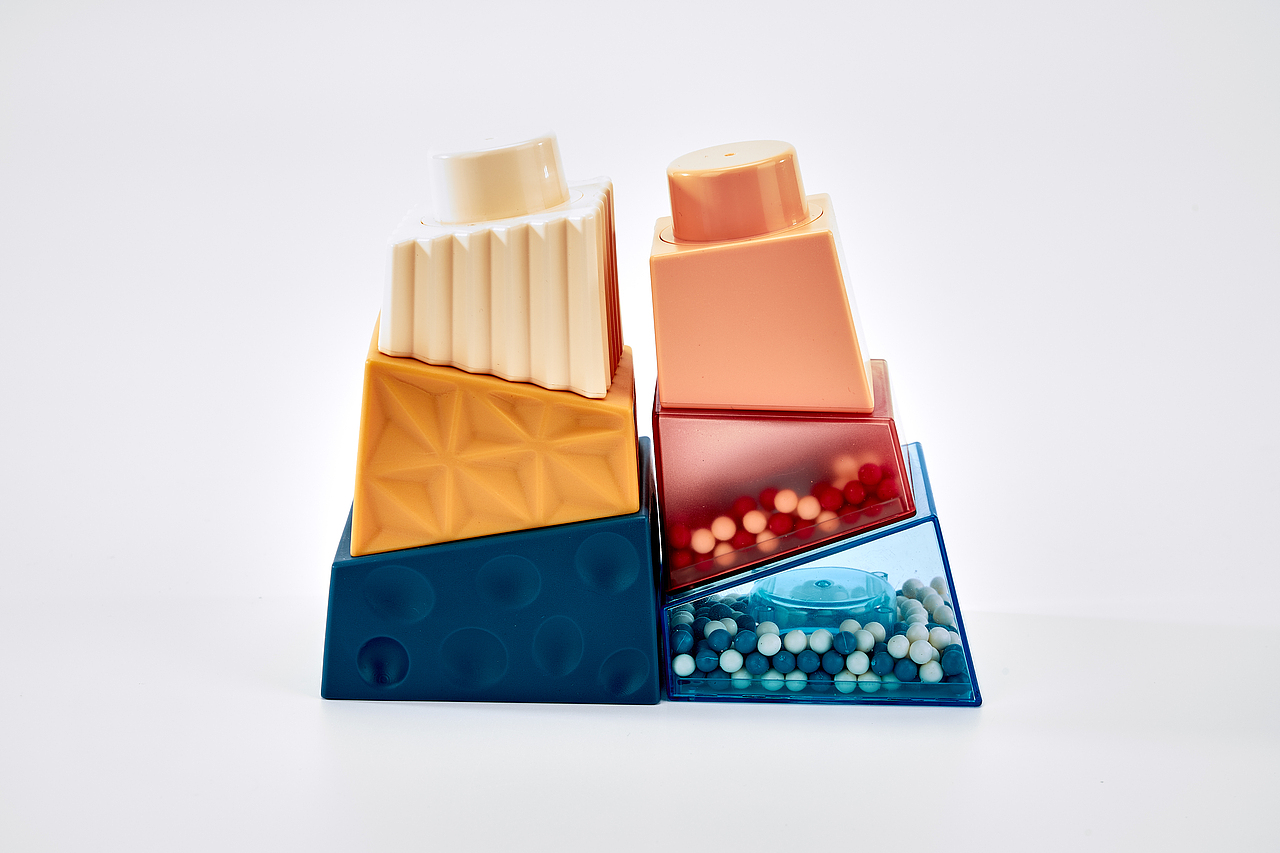 白底图拍摄-叠叠塔