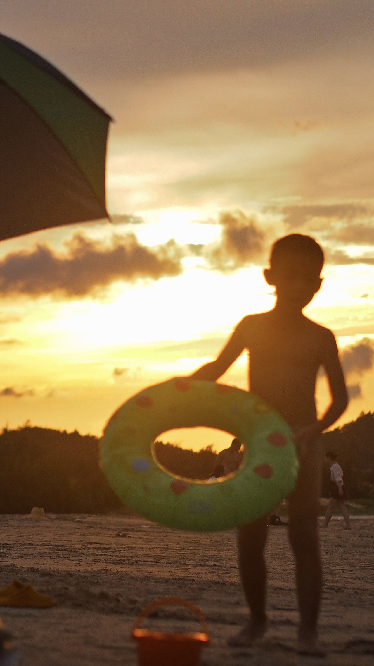 海边的人儿（图ZMzEzNTMzOTQ0） - 人文/纪实摄影 - 站酷设计师星期八八八原创素材 - 站酷ZCOOL