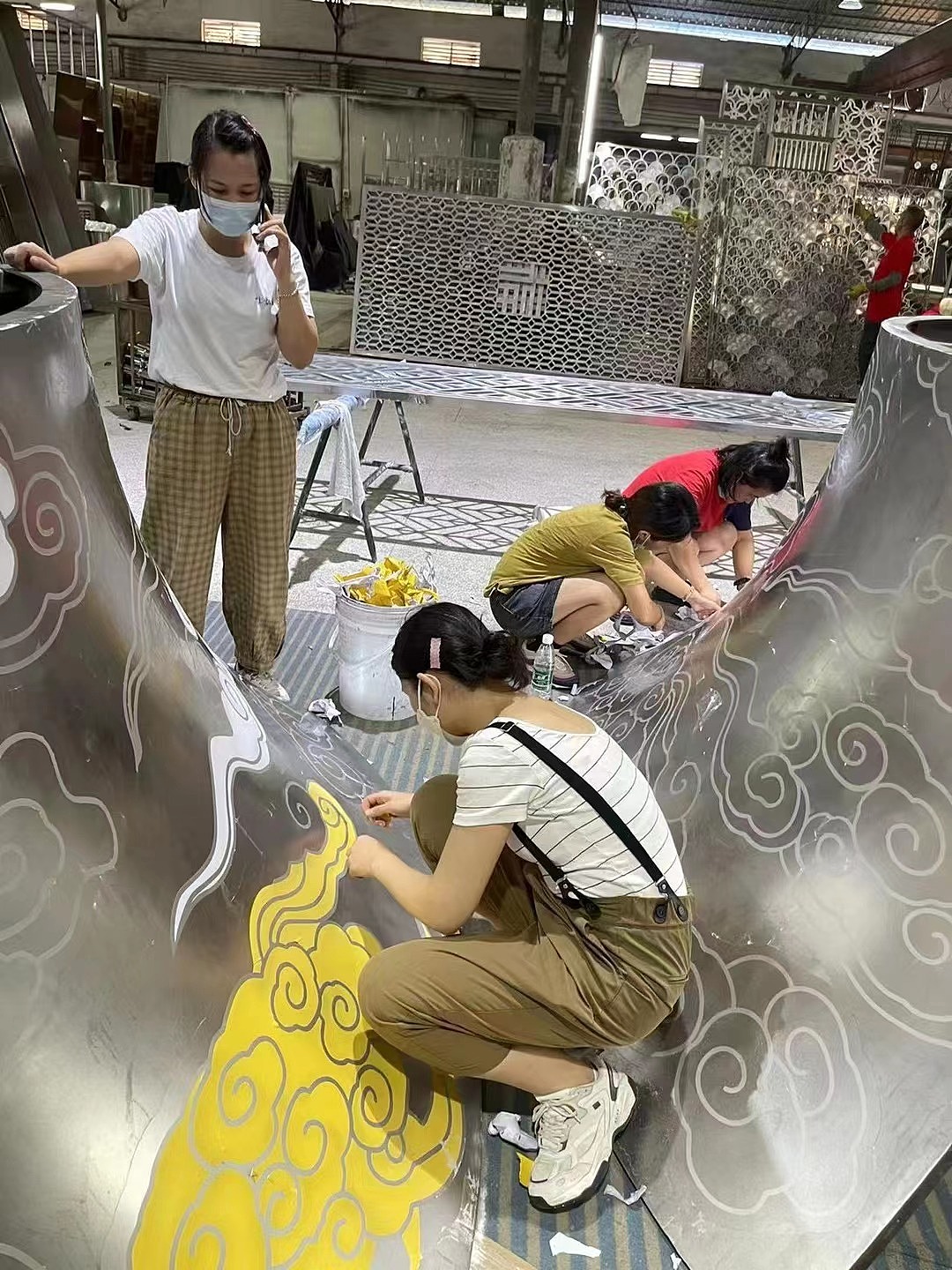 定制酒店商场售楼部天花异形吊顶 不锈钢曲面天花吊顶