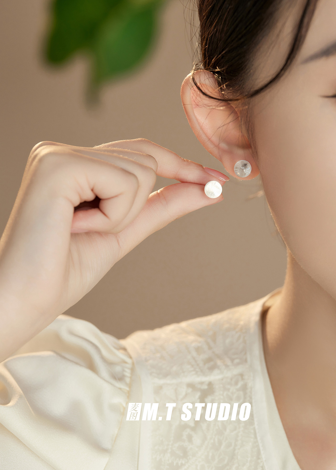 产品摄影 小众饰品古风模特拍摄 天然水晶耳饰模特拍照