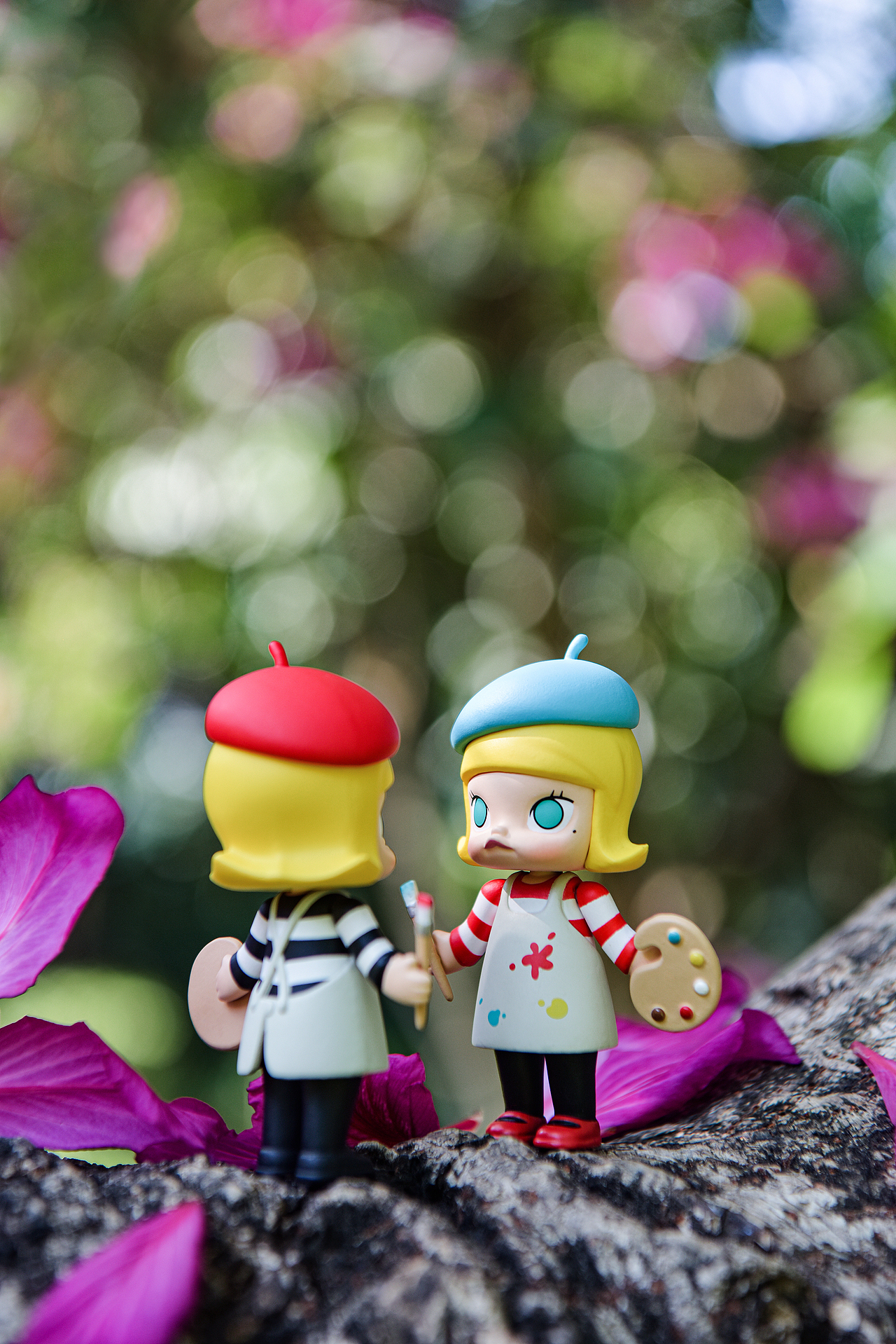 穿条纹T恤的小伙伴们