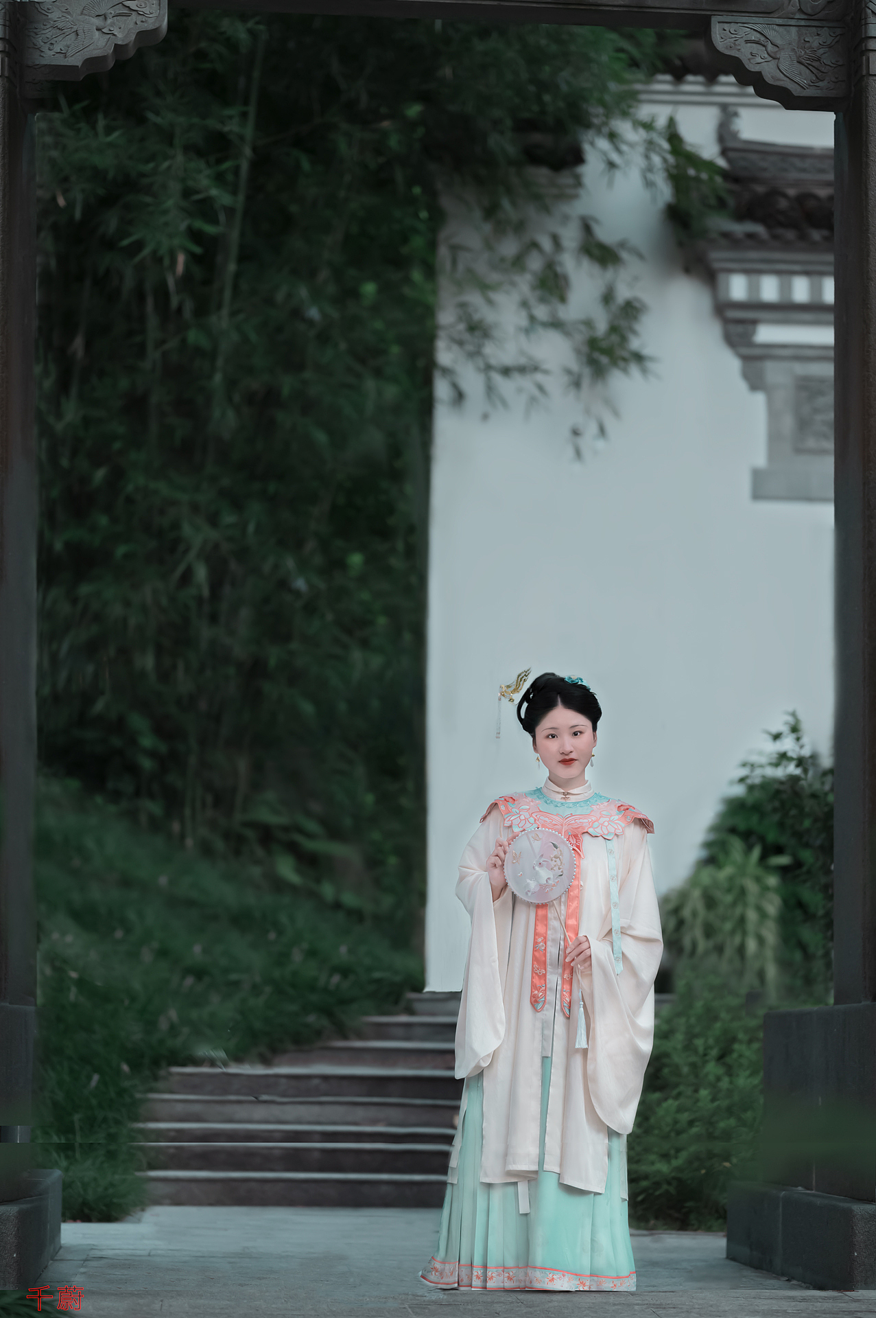 明代 温婉仕女图