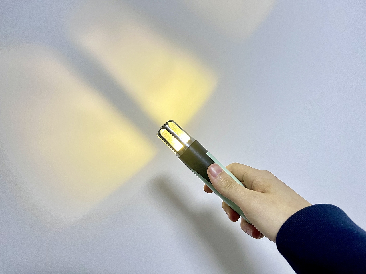 长大的你还相信“光”吗（图ZMzYyNTQ5NjQ4） - 短篇/格漫 - 站酷设计师吕咏至秦原创素材 - 站酷ZCOOL