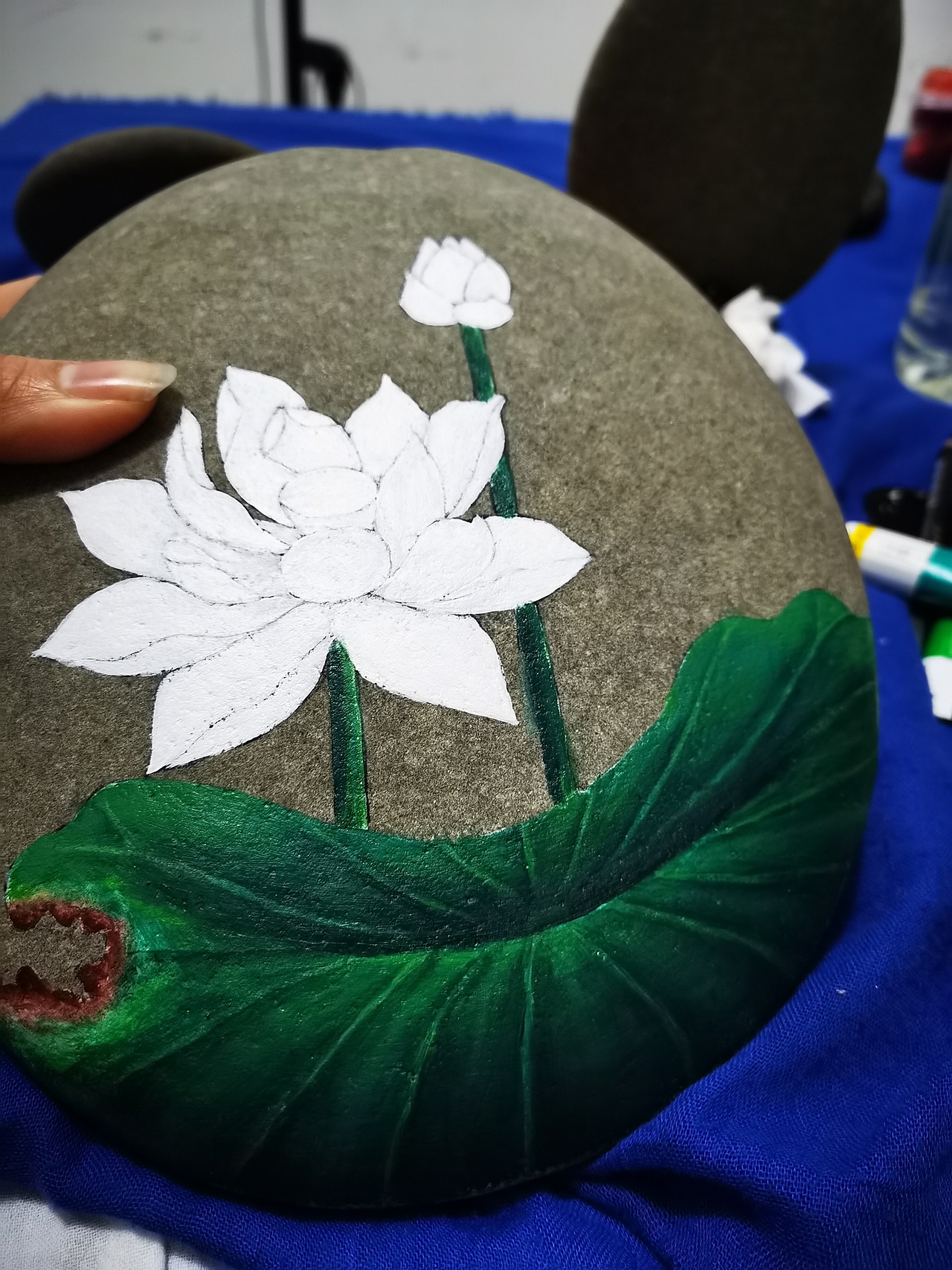 荷花，丙稀石头画。