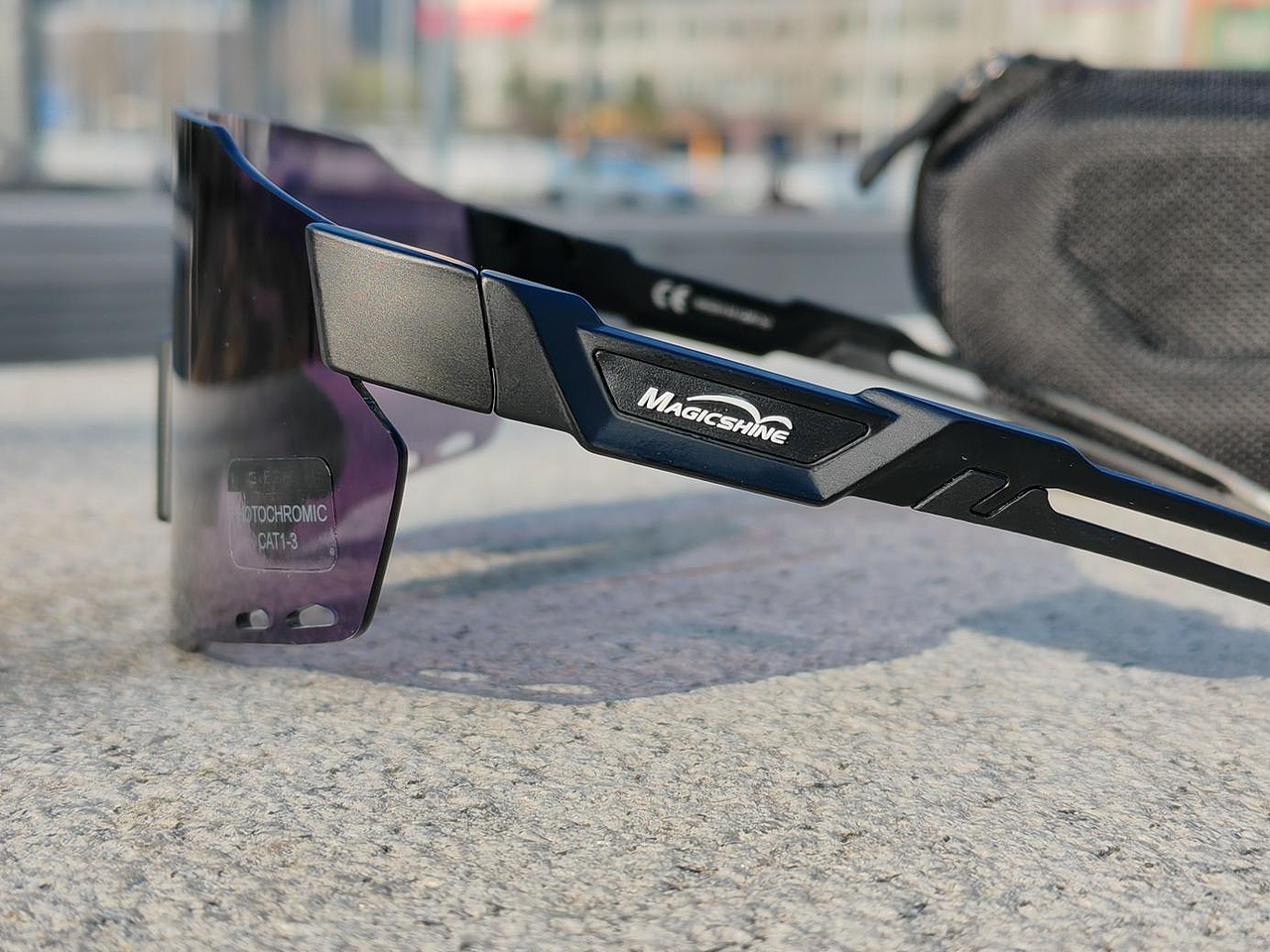 迈极炫破风者变色骑行眼镜WB003B变色款