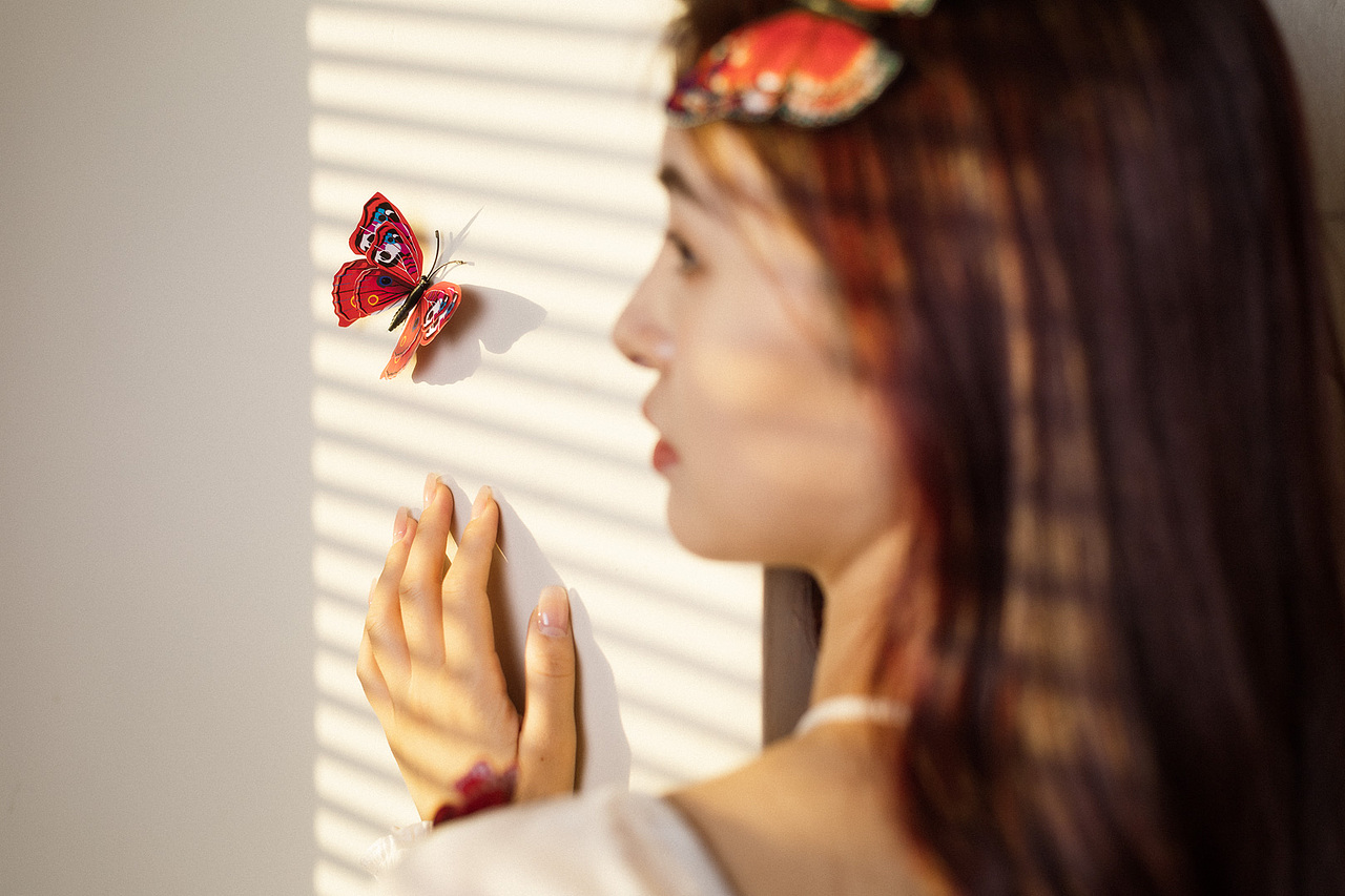 红蝴蝶丨少女情绪人像写真