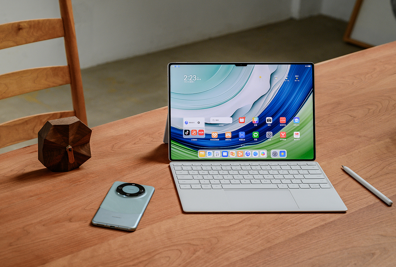 实拍·华为MatePad Pro 13.2英寸（图ZMzU2MzI3MDI4） - 产品摄影 - 站酷设计师蜘蛛MX原创素材 - 站酷ZCOOL