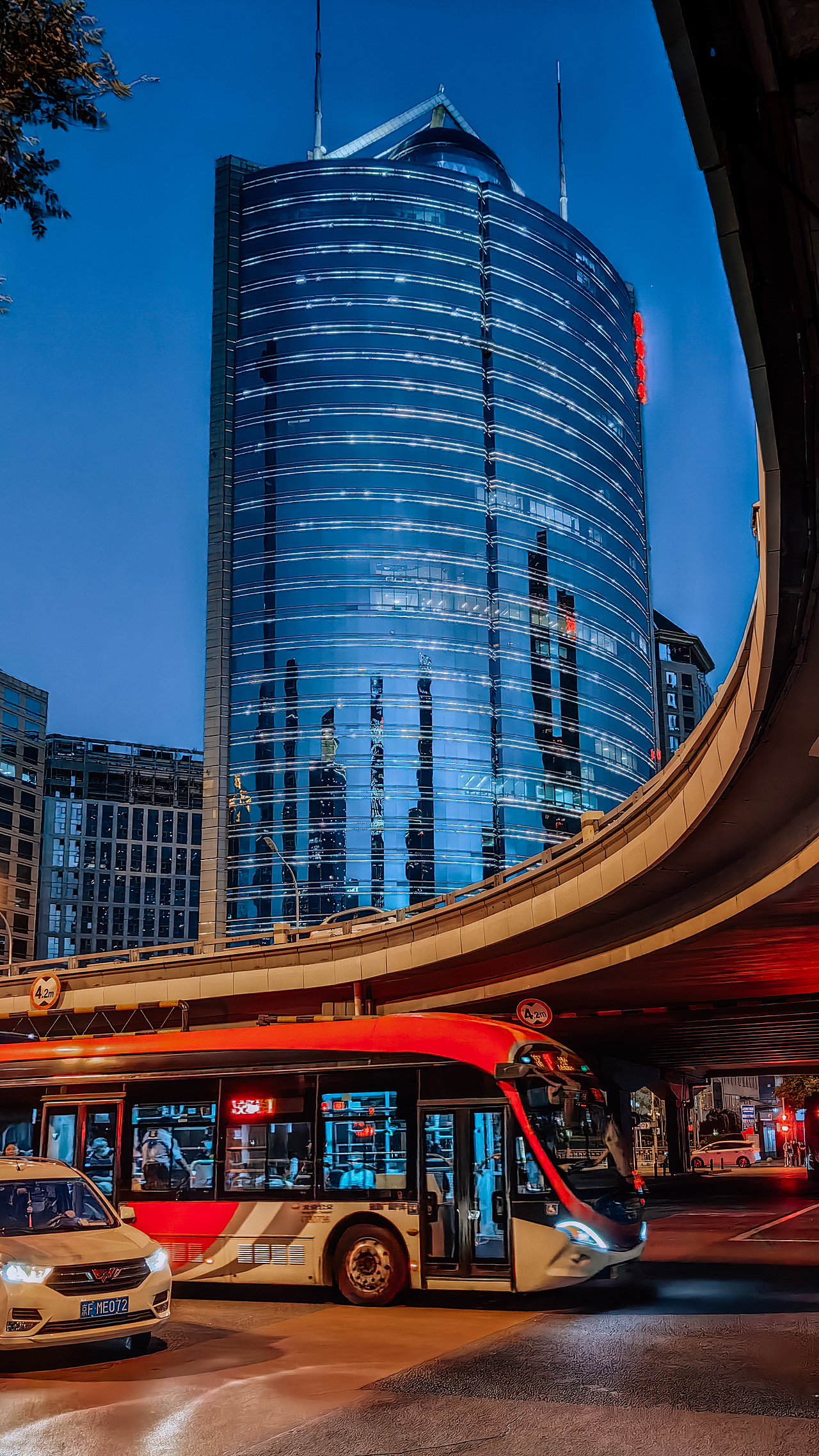 手機攝影－帝都夜行（圖ZMzQ1NTk2MjI0） - 人文/紀實攝影 - 站酷設計師ccyw1979原創(chuàng)素材 - 站酷ZCOOL