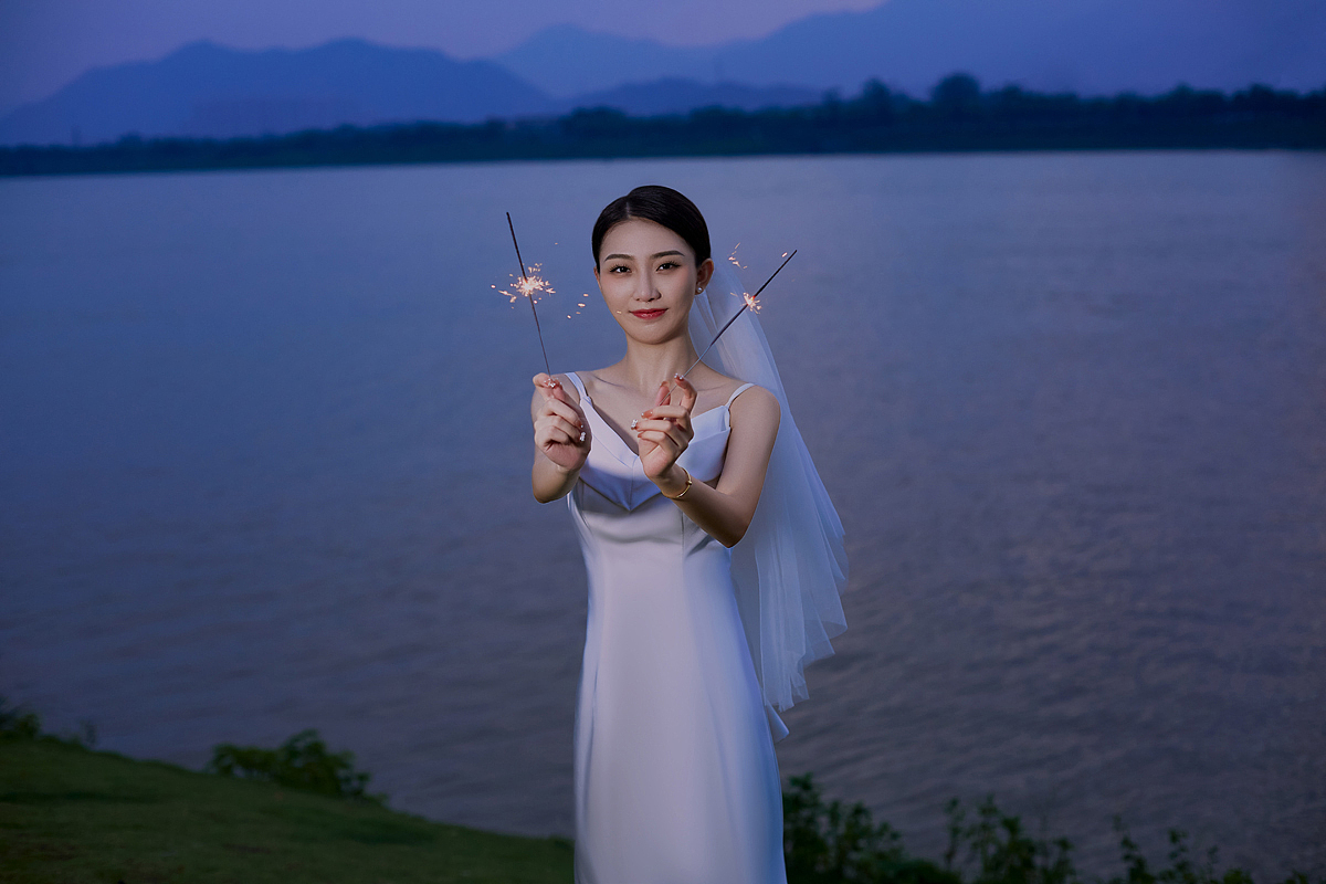 婚纱照客片 # 烟火江畔